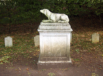 Statue of a dog in the Dogs' Cemetery September 2011